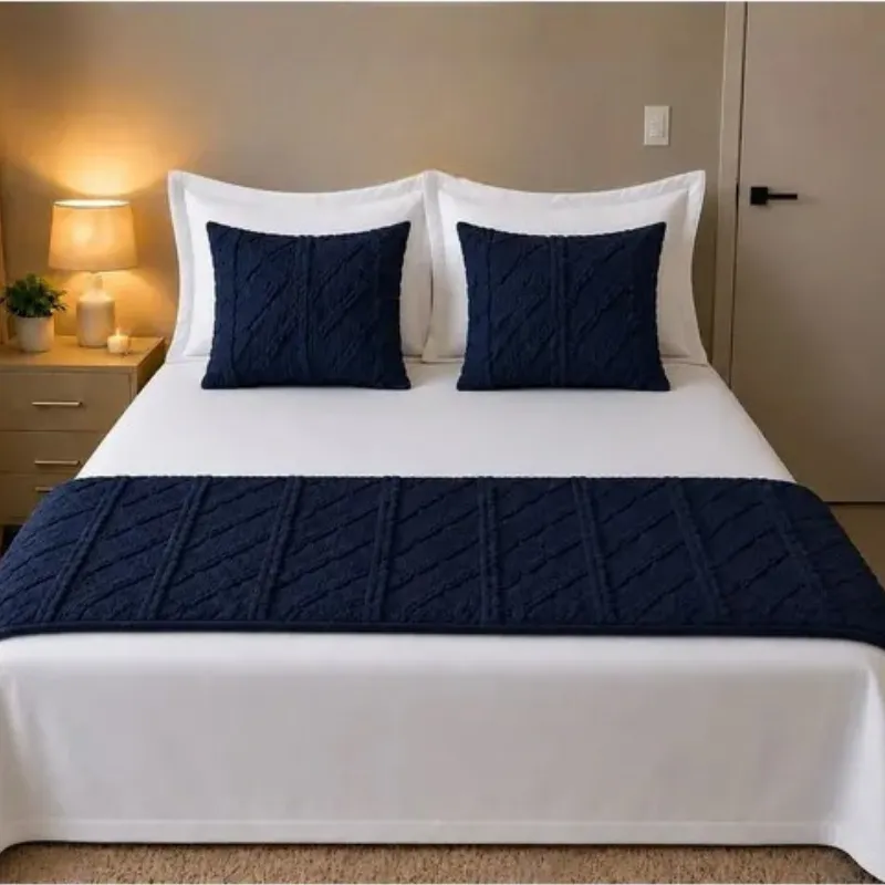 Kit 3 Peças Cama Posta 1 Peseira e 2 Capas de Almofada|Flannel Elegante de Luxo