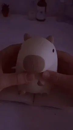 Luminária Capivara em Silicone – Luz Noturna Fofa, Perfeita Para Crianças e Adultos!