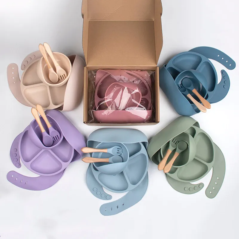 Kit 8 Peças para Alimentação do Bebê • Silicone + Ventosa • Talheres • Canudo • Babador